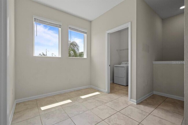 Building Photo - 877 Ocean Course Ave