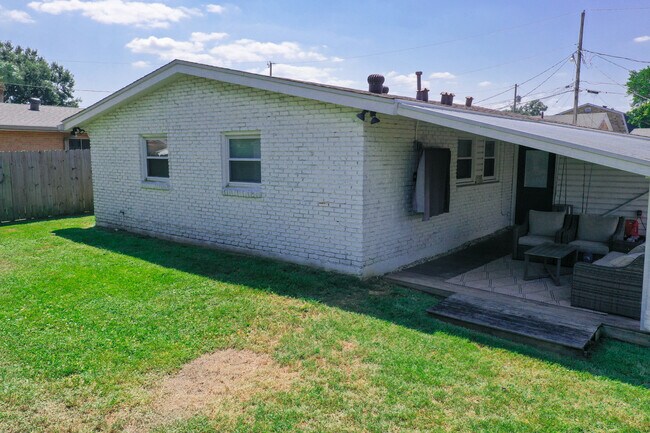 Building Photo - 1209 Hymelia Ave