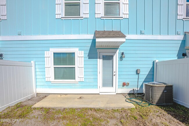 Building Photo - 7472 Shadow Lake Dr