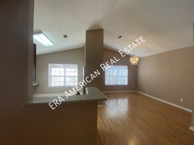 Building Photo - 4032 Leesway Cir