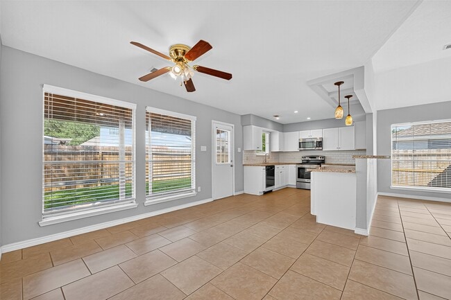 Building Photo - 18402 Willow Moss Dr