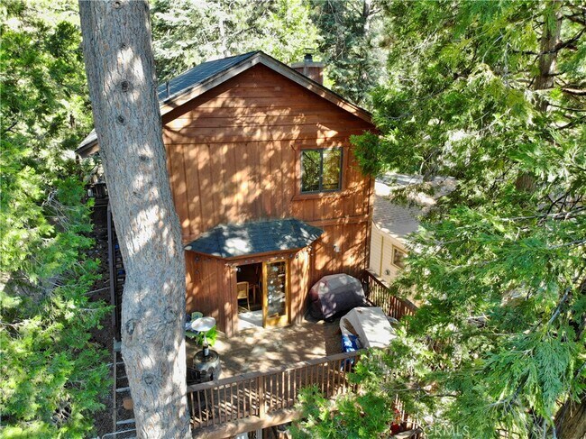 Building Photo - 31644 Christmas Tree Ln