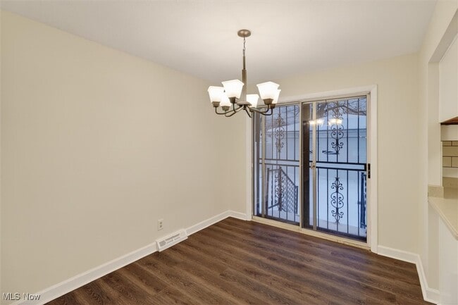 Building Photo - 5969 Marra Dr