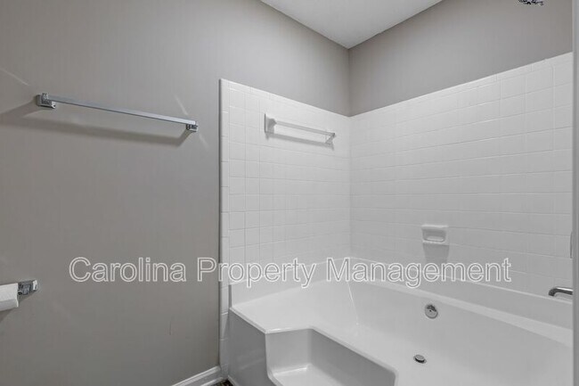 Building Photo - 5867 Harris Grove Ln