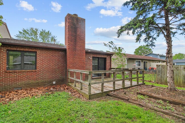 Building Photo - 3304 Halifax Dr
