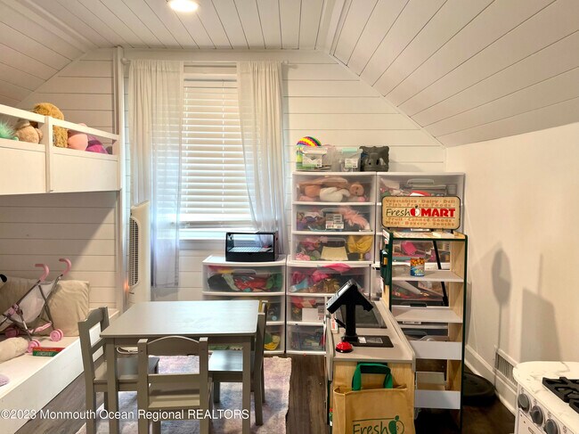 Building Photo - 1414 Treeneedle Rd