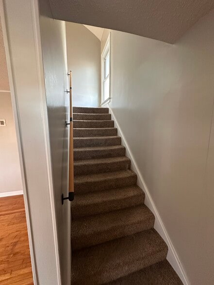 Updated Railing leading to bedrooms & bathroom - 4308 Francis St