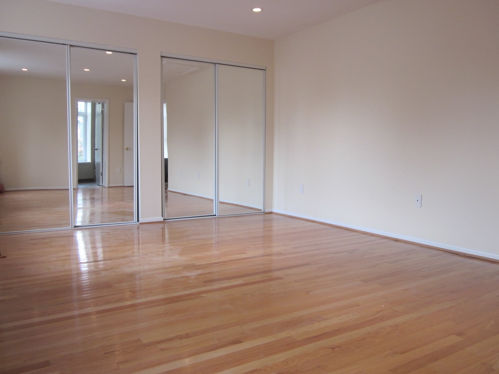 spacious master - 658 15th St S