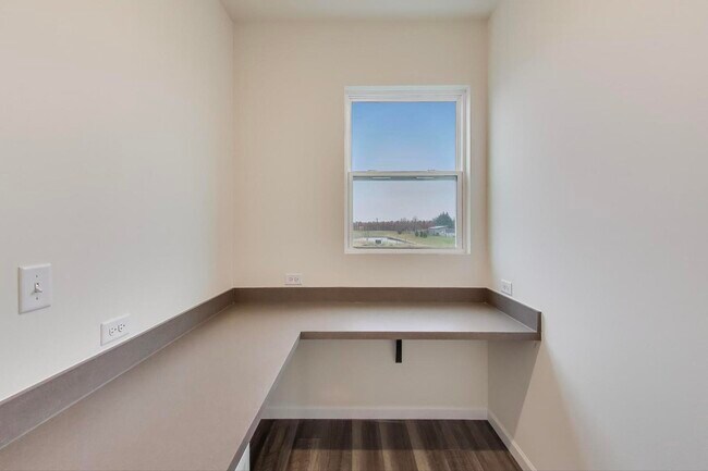 Building Photo - 2240 Bent Grass Wy