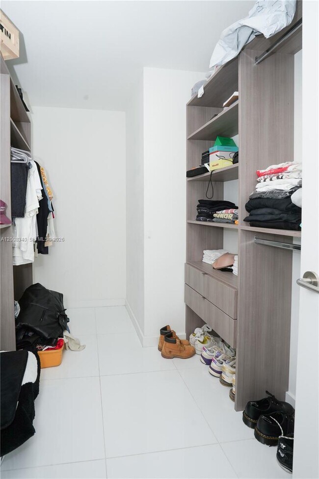 Building Photo - 851 NE 1st Ave