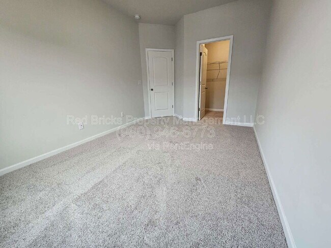 Building Photo - 7828 Nelson Rd