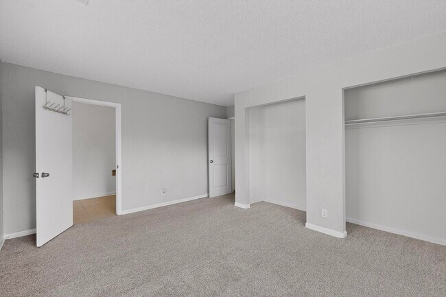 Building Photo - 4113 La Colorada Ct SE