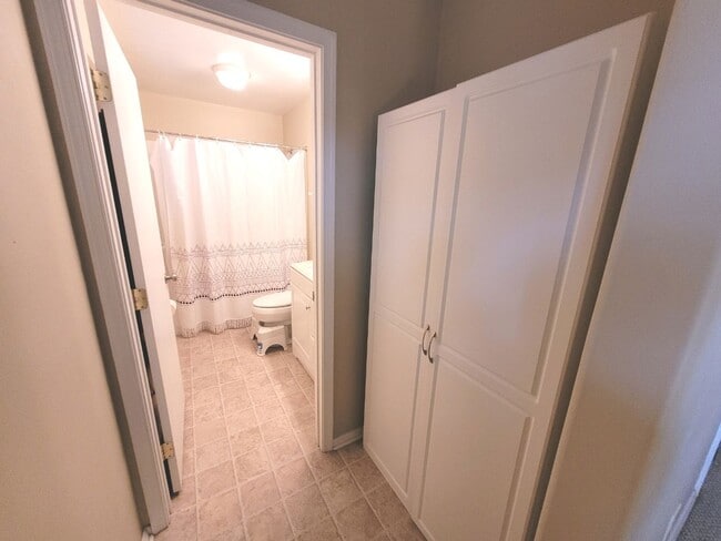 Building Photo - Spacious 5-Bedroom Home in Virginia Beach ...