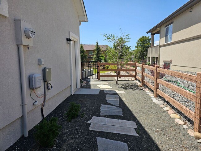 Building Photo - 1853 Clayhouse Dr