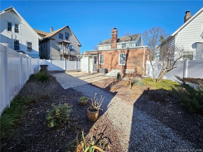 Building Photo - 34 Woodland St