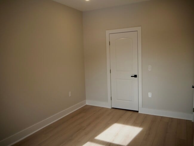 Building Photo - 1205 Hillside Pl