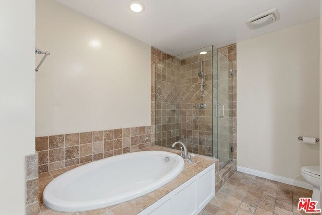 Building Photo - 1315 S Roxbury Dr