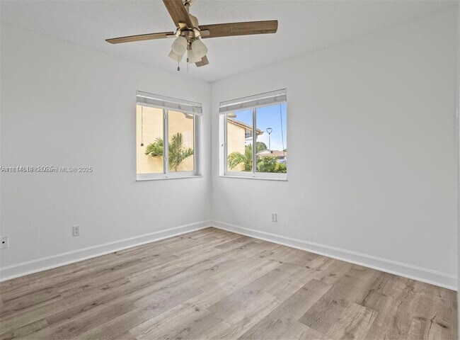 Building Photo - 11041 SW 11th Ct