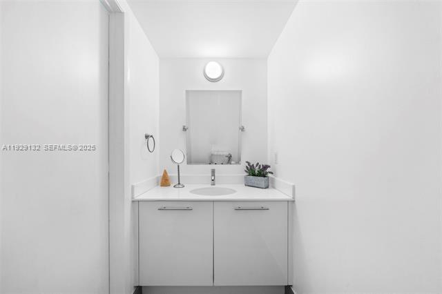 Building Photo - 92 SW 3rd St