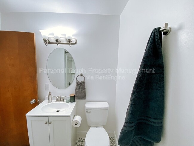 Building Photo - 1610 2nd St N