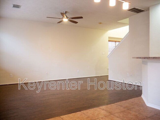 Building Photo - 47 Wickerdale Pl