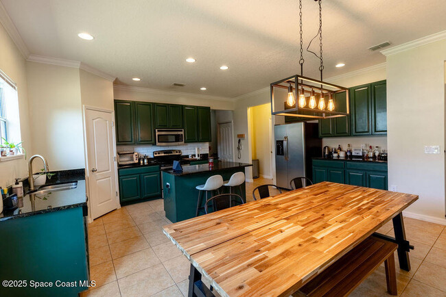 Building Photo - 3995 Aria Dr