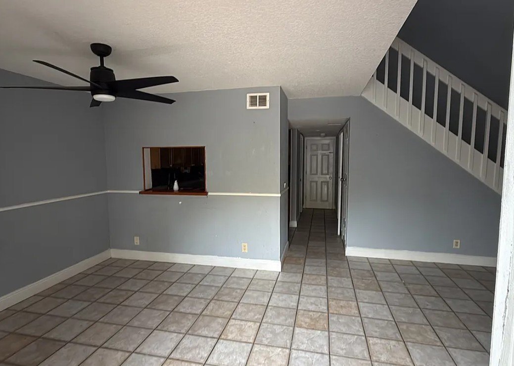 Building Photo - 9242 Green Meadows Way