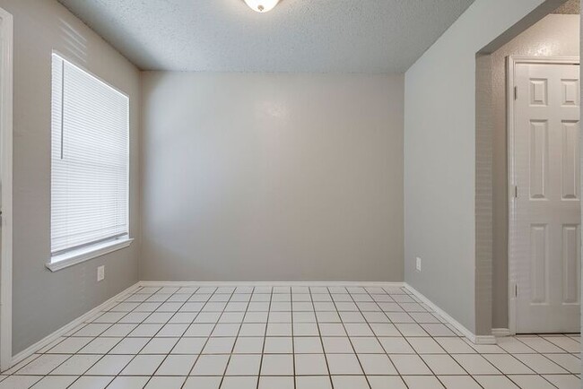 Building Photo - Kick it in Keller in this 2 story Townhome!