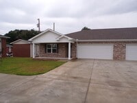 Building Photo - Shady Oak Apartments, Lowe Drive, Enterpri...