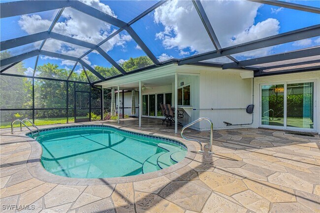 Building Photo - 297 Bay Meadows Dr
