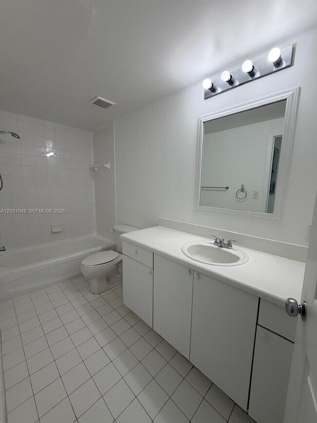 Building Photo - 50 Menores Ave