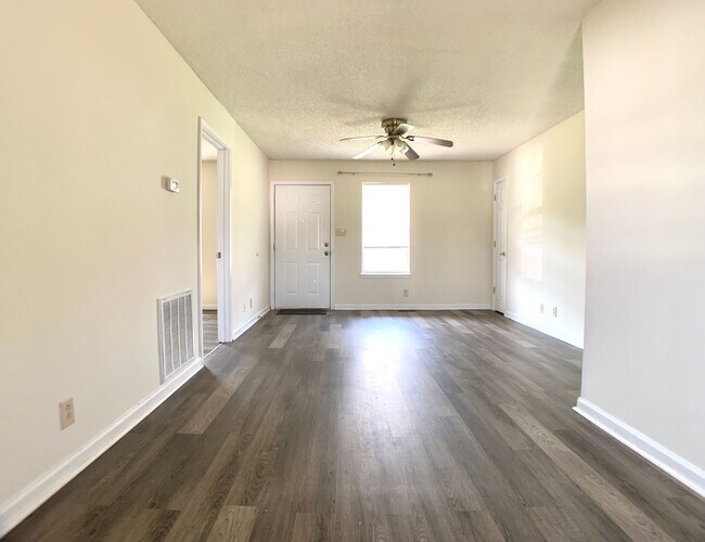 Building Photo - 1003 Poppy Seed Dr