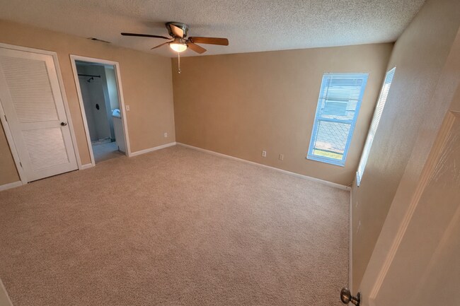 Building Photo - 10489 113th St N