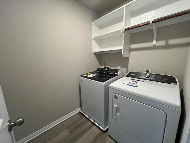 Building Photo - 1850 Settlers Glen Dr