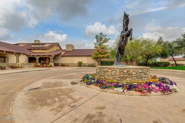 Building Photo - 42376 W Chisholm Dr