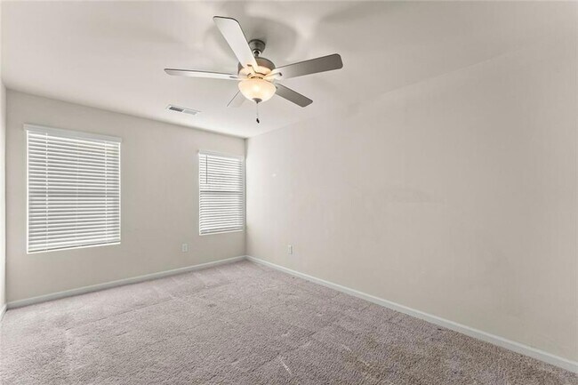 Building Photo - 76 Regent Pk