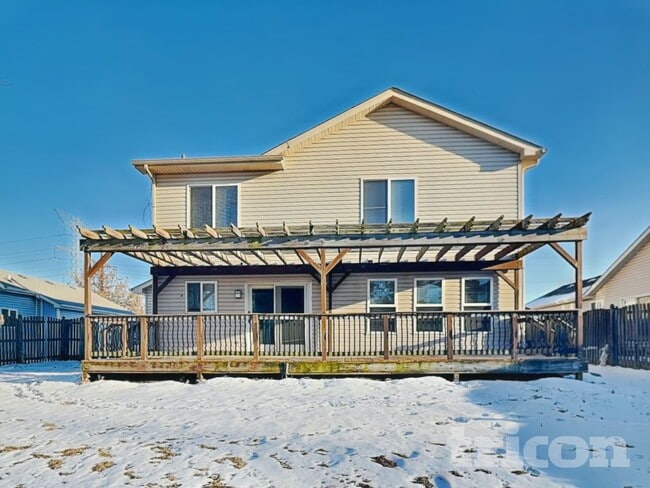 Building Photo - 2005 Alpine Way