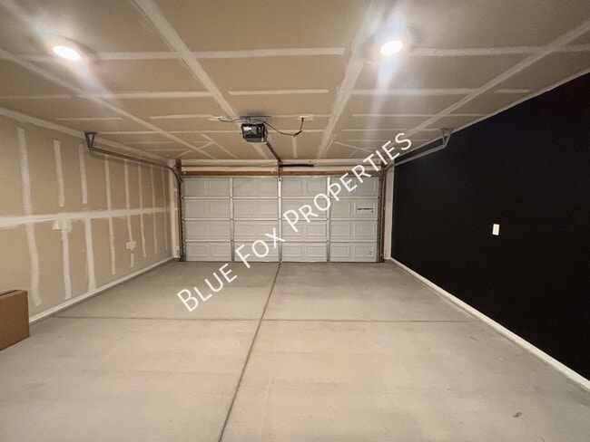 Building Photo - 8823 E Stone Meadow Cir