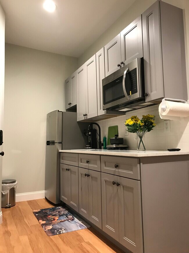 101 kitchenet - 3505 Race St
