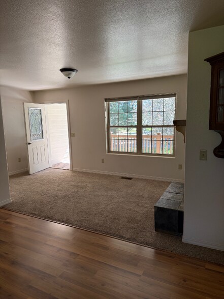 Primary Photo - 3952 Houk Way