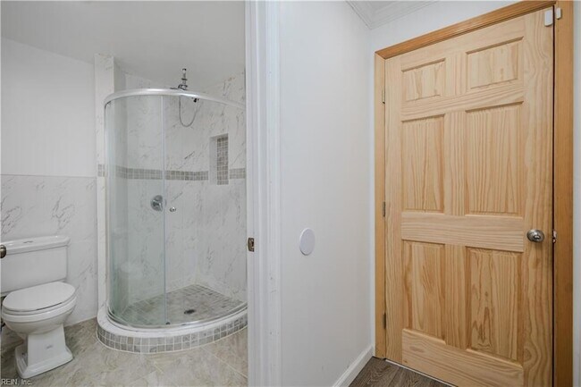 Building Photo - 138 D View Ave