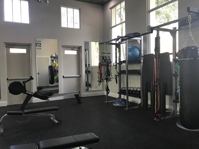 Building Photo - 990 Millbrae Ct