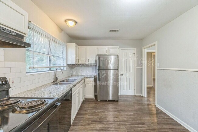 Building Photo - 6419 Belarbor St