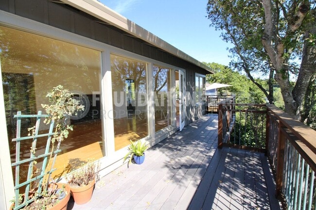 Building Photo - 4BD/2BA San Anselmo Home on a Cul-De-Sac!  Mount Tam Views!  Large Yard!   FOUNDATION