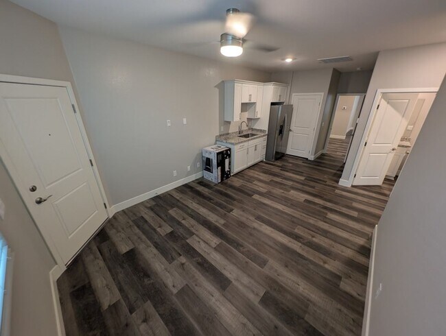 Building Photo - 1039 Forest Falcon Dr