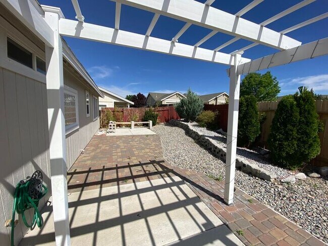 Building Photo - Sky Vista in Stead - Single Story Home with Fireplace and Mountain Views