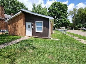 Building Photo - 2262 3rd Ave
