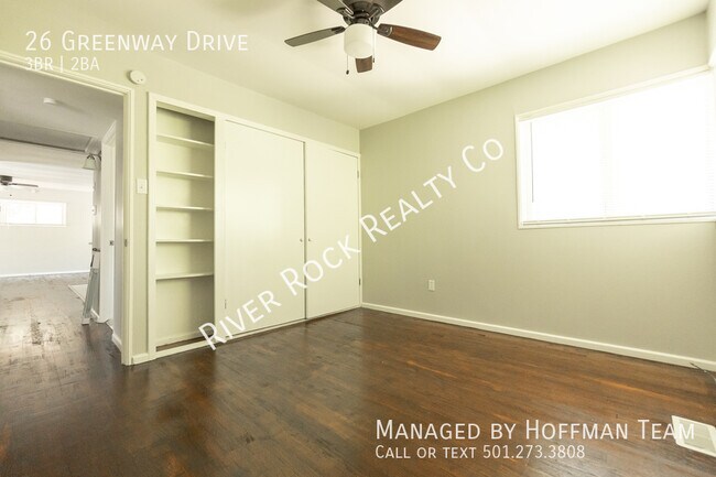 Building Photo - 26 Greenway Dr