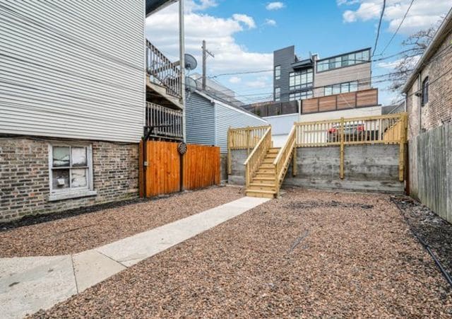 Building Photo - 1626 N Honore St