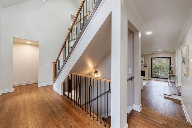 Building Photo - 459 Atlanta Country Club Dr